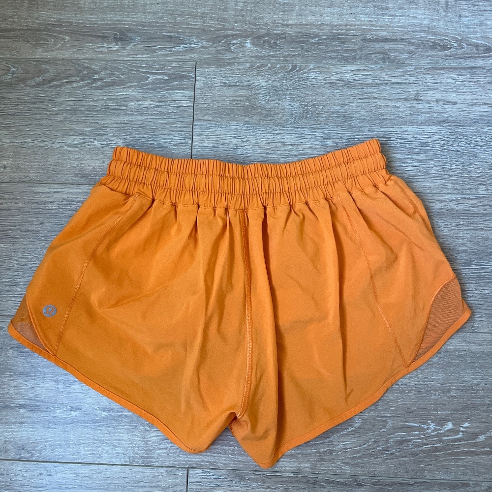Hotty Hot Low-Rise Lined Short 2.5" Lululemon